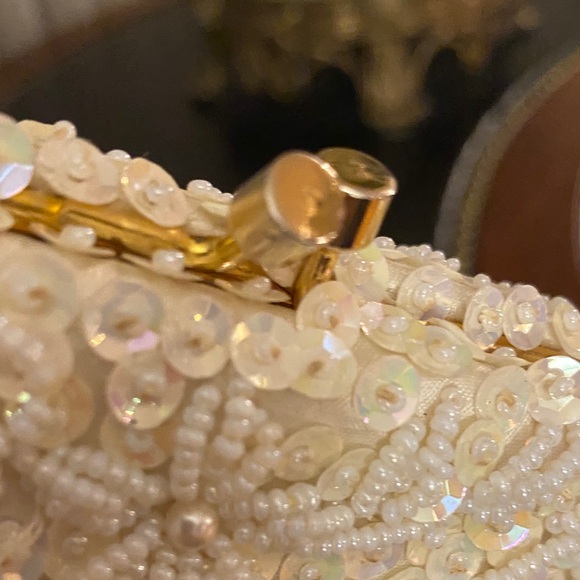 Handmade Ivory Beaded Sequins Aurora Borealis Evening Bag with Change Purse Set - Picture 9 of 13